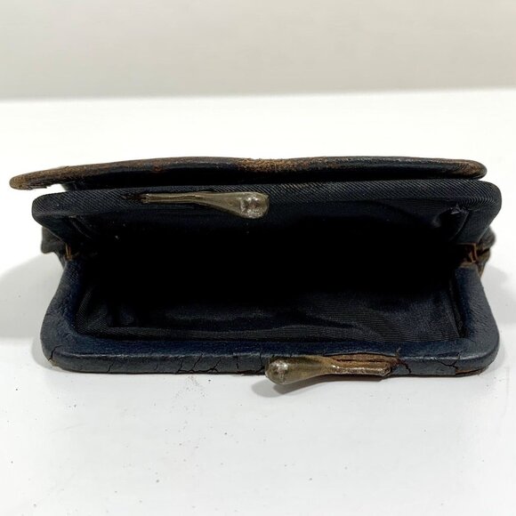 VICTORIAN Style Black Worn Leather Change Coin Purse Kiss Lock Clasp WALLET VTG - Picture 4 of 6
